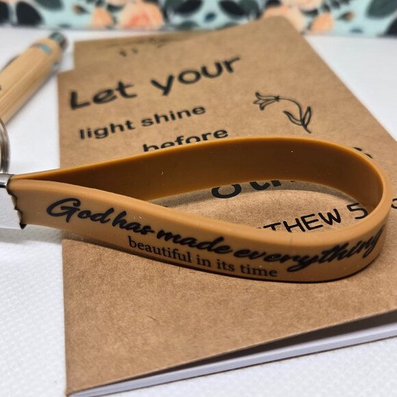 NEW INSPIRATIONAL FAITH CANVAS POUCH, NOTEPAD, PEN, BOOKMARK & KEYCHAIN GIFT SET - Picture 4 of 10